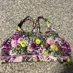 Lululemon sports bra